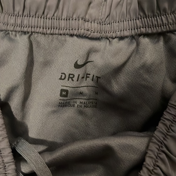 Nike Running Shorts - Picture 4 of 5